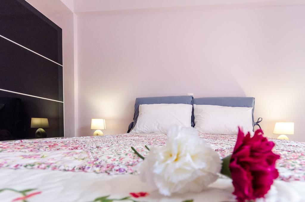 Leo - Unique Glyfada Apartment Athens Ngoại thất bức ảnh