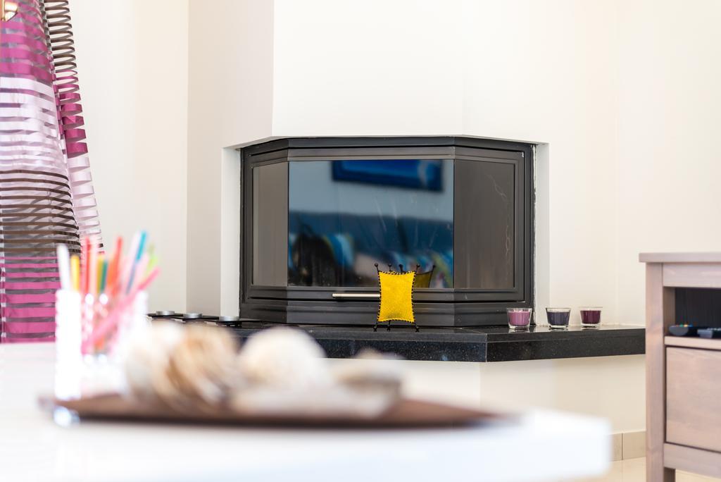 Leo - Unique Glyfada Apartment Athens Ngoại thất bức ảnh