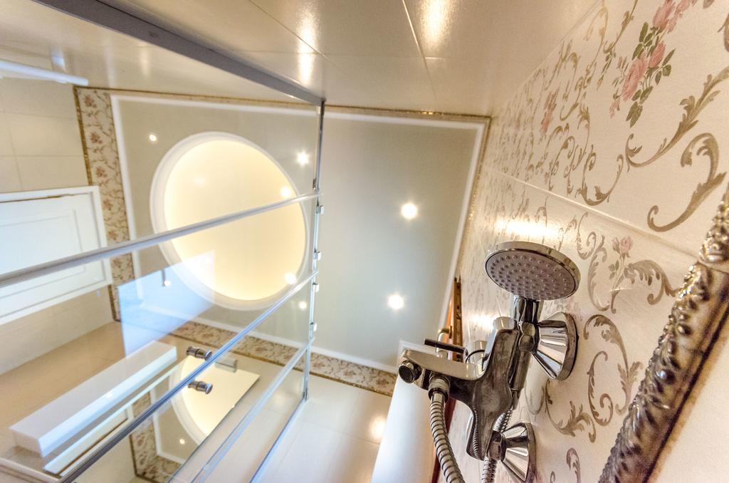 Leo - Unique Glyfada Apartment Athens Ngoại thất bức ảnh